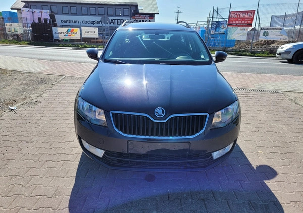 Skoda Octavia cena 28900 przebieg: 300000, rok produkcji 2016 z Dobra małe 277